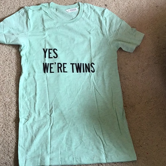 New, never worn “Yes, we’re twins” t-shirt, size small - Picture 2 of 4